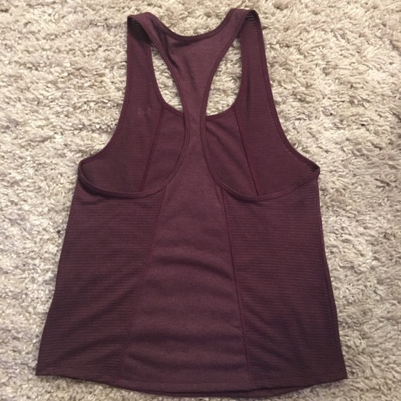 Under armour tank top - Picture 2 of 3